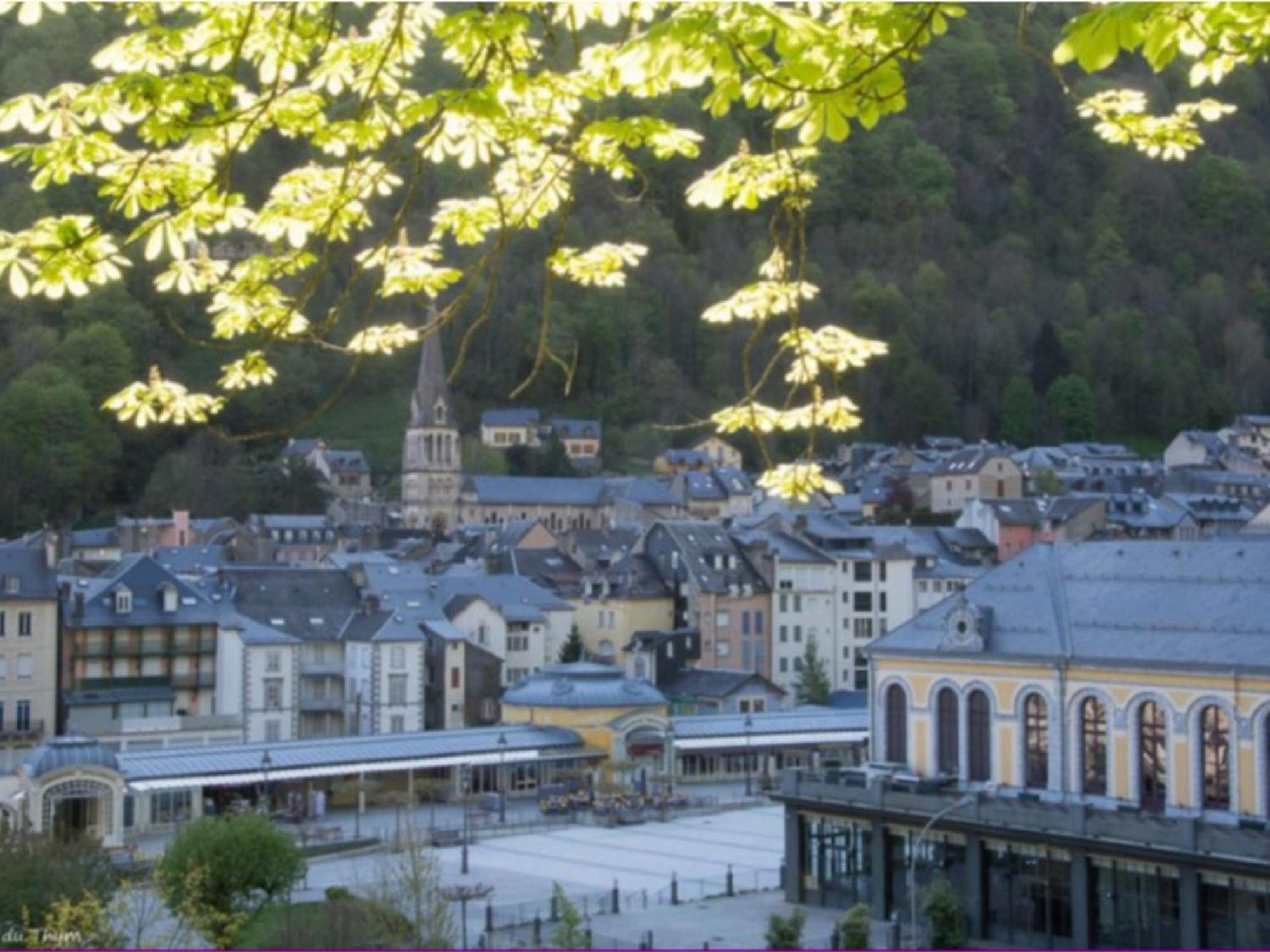 T2 Renove Avec Terrasse, Parking Prive, Local Velos A Cauterets - Fr-1-401-290 Buitenkant foto